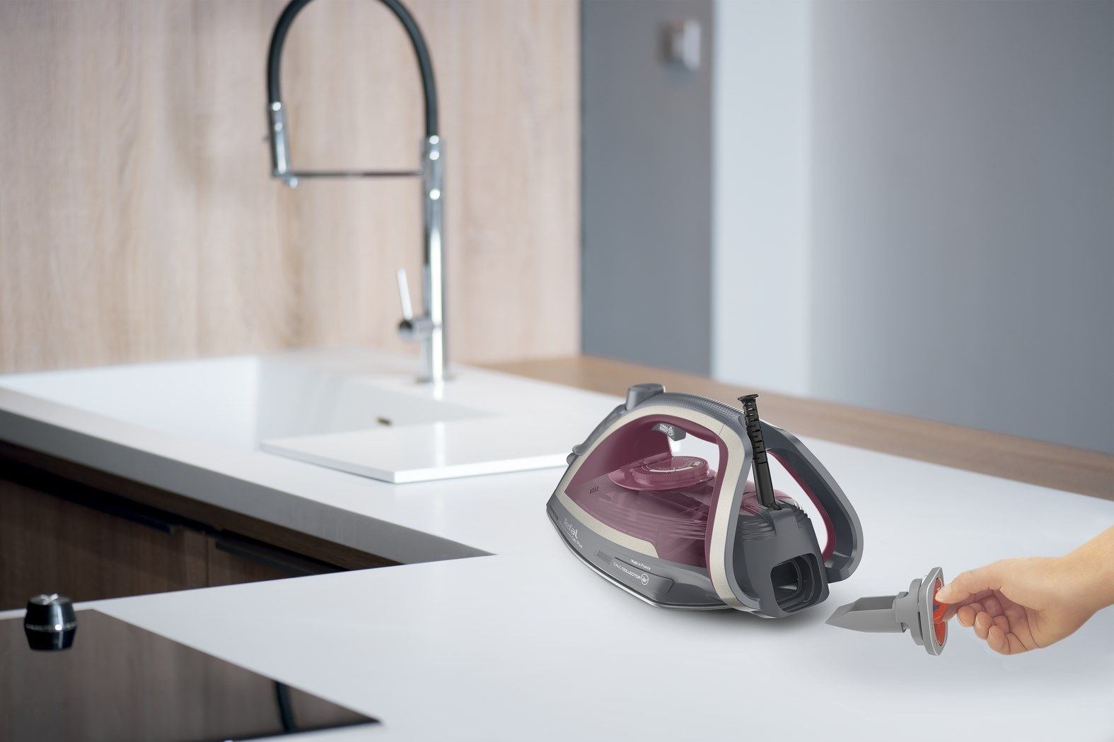 Tefal Ultragliss Anti-Calc Plus FV6840 Steam iron 2800 W Purple  Silver_4