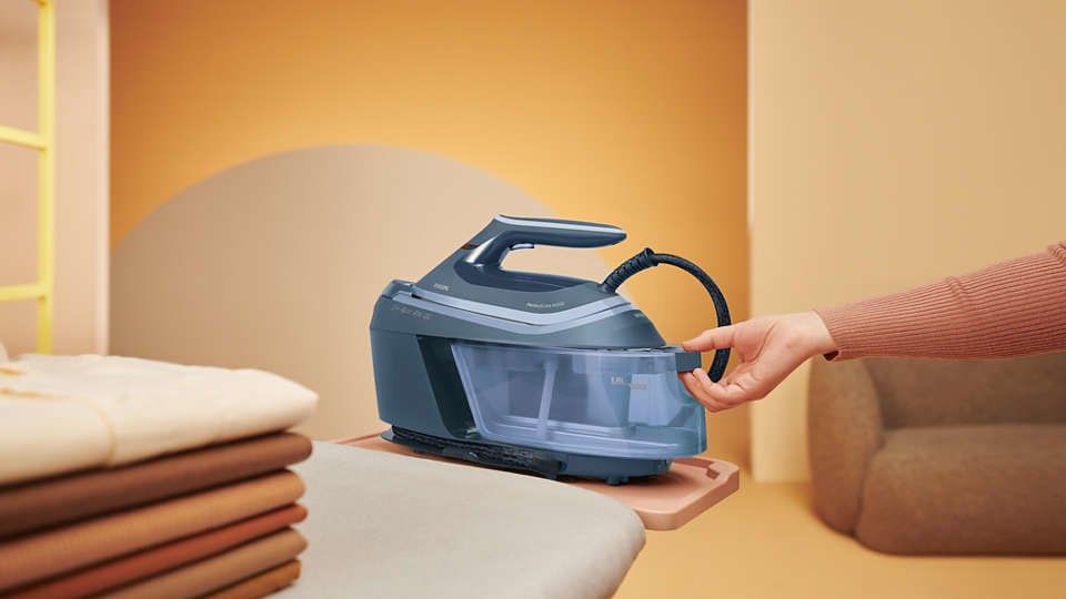 Ironing System | PSG6042/20 PerfectCare 6000 Series | 2400 W | 1.8 L | 8 bar | Auto power off | Vertical steam function | Calc-clean function | Blue_15