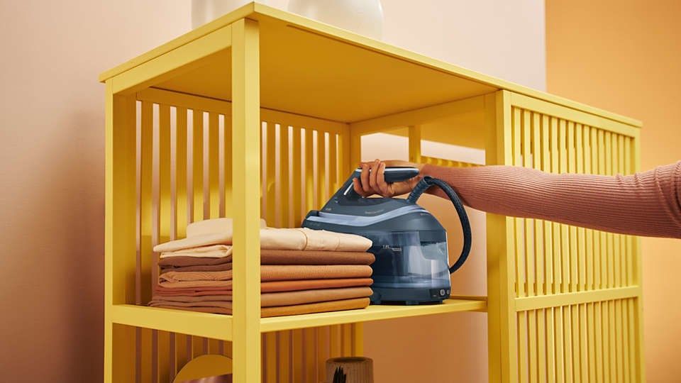 Ironing System | PSG6042/20 PerfectCare 6000 Series | 2400 W | 1.8 L | 8 bar | Auto power off | Vertical steam function | Calc-clean function | Blue_10