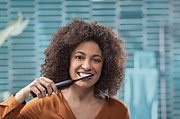 Philips DiamondClean 9000 HX9914/54 2-pack sonic electric toothbrush with chargers & app_2